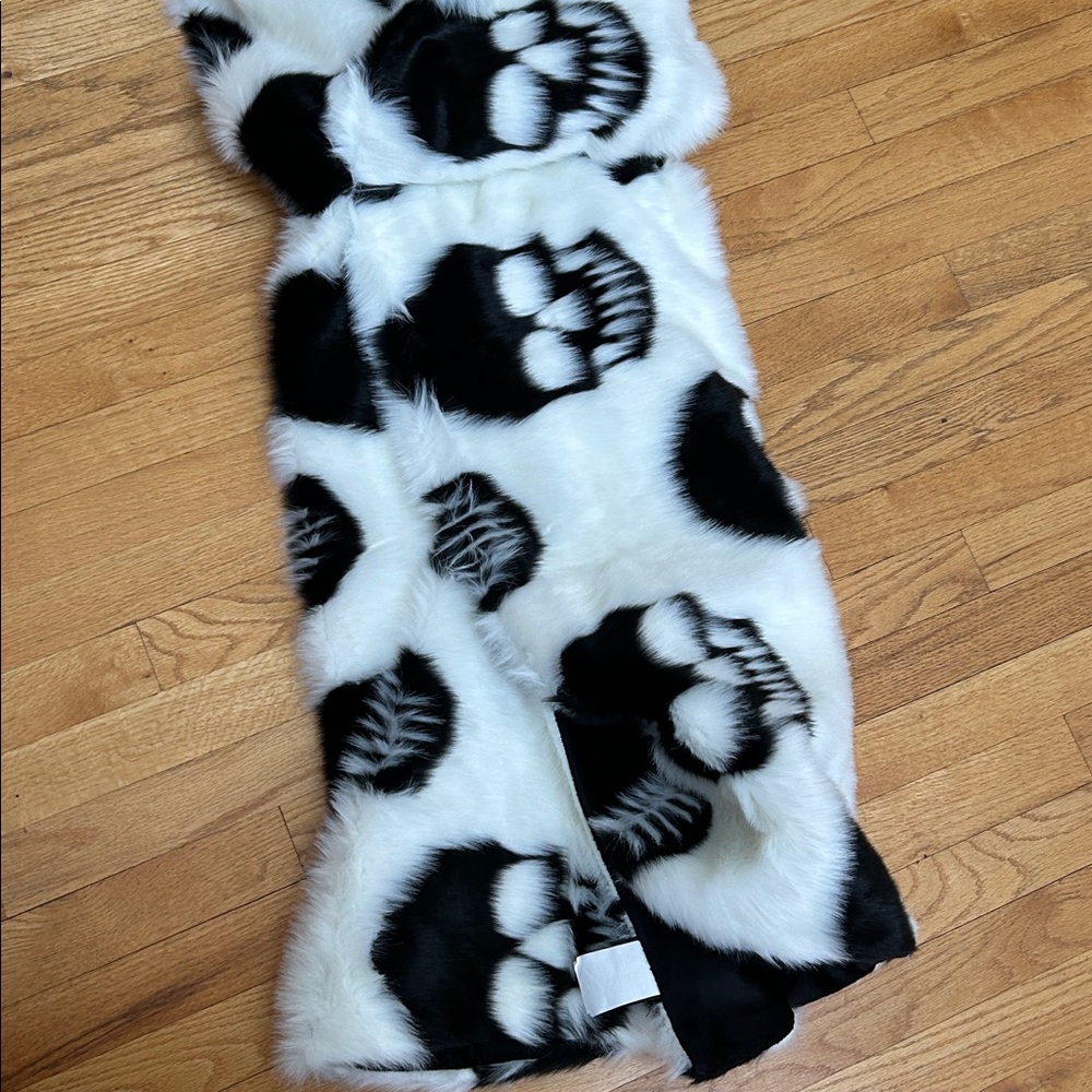 Cynthia Rowley Black and White Faux Fur Throw - Picture 8 of 9